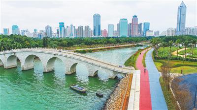 ?？跒硶惩üこ?ldquo;三道”（漫步道、跑步道、騎行道）近日正式對外開放。 本報(bào)記者 張茂 攝
