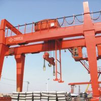 重慶地鐵施工用門(mén)式起重機(jī)