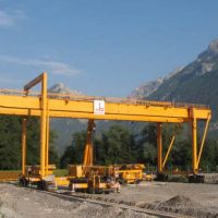 青島起重、起重機(jī)械、起重機(jī)、MH電動(dòng)葫蘆門式起重機(jī)
